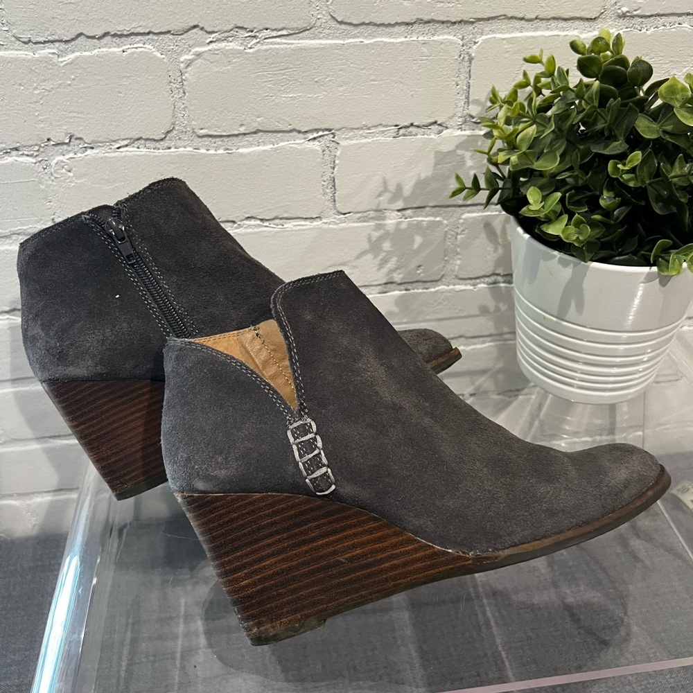 Lucky Brand Gray Suede Wedge Ankle Boots / 8